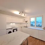 Le Biarritz - Vue Cathédrale Et Parking Gratuit *
