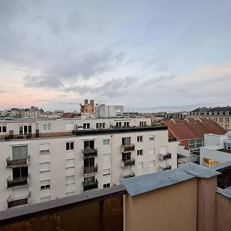 Le Biarritz - Vue Cathédrale Et Parking Gratuit Appartamento Reims